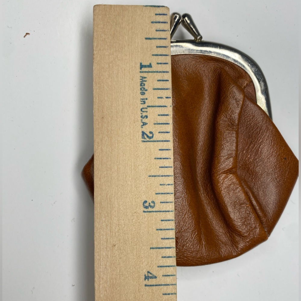 Vintage Brown Leather Coin Purse with Distinct Kiss Lock - Picture 8 of 8